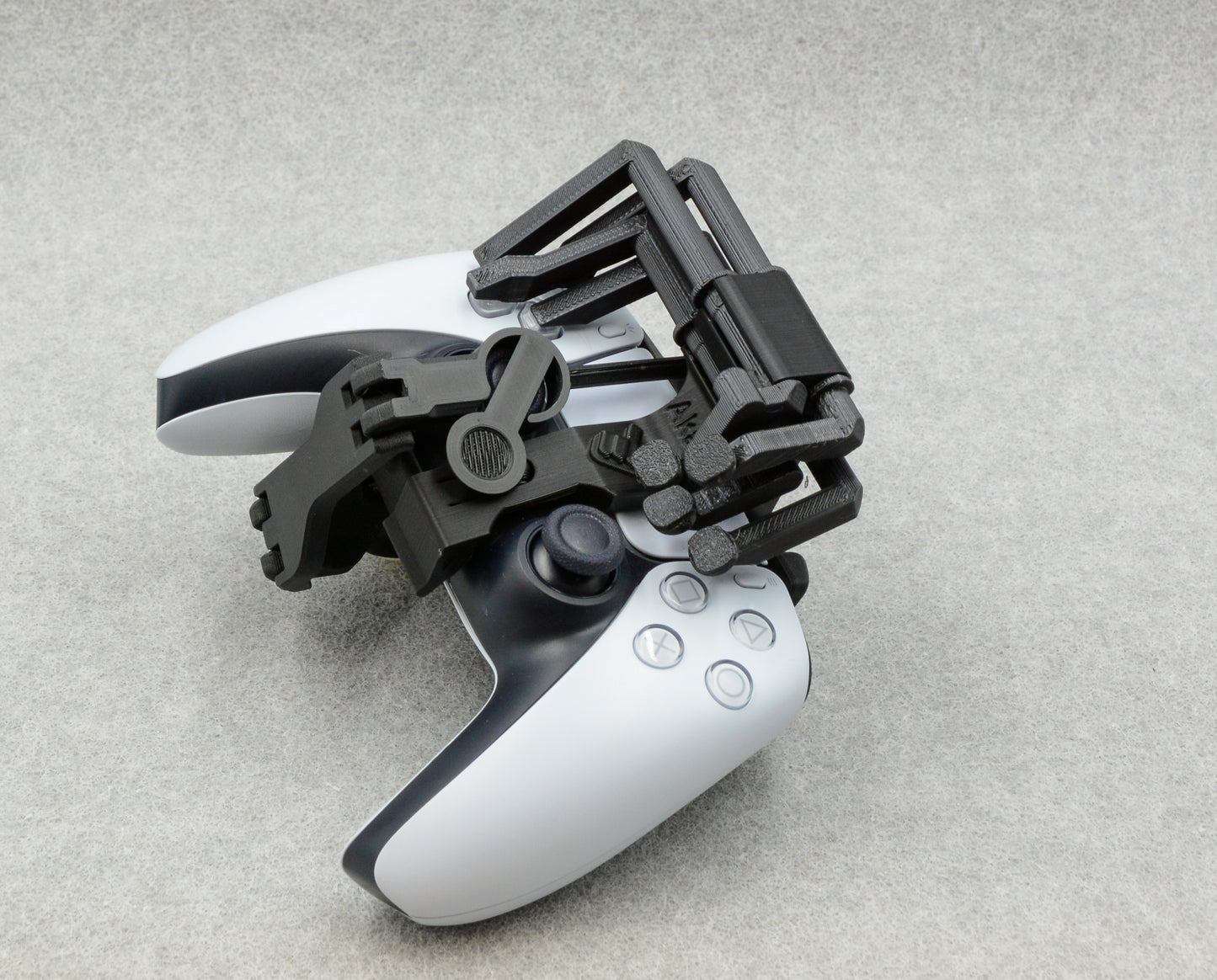 One-handed PS5 DualSense attachment