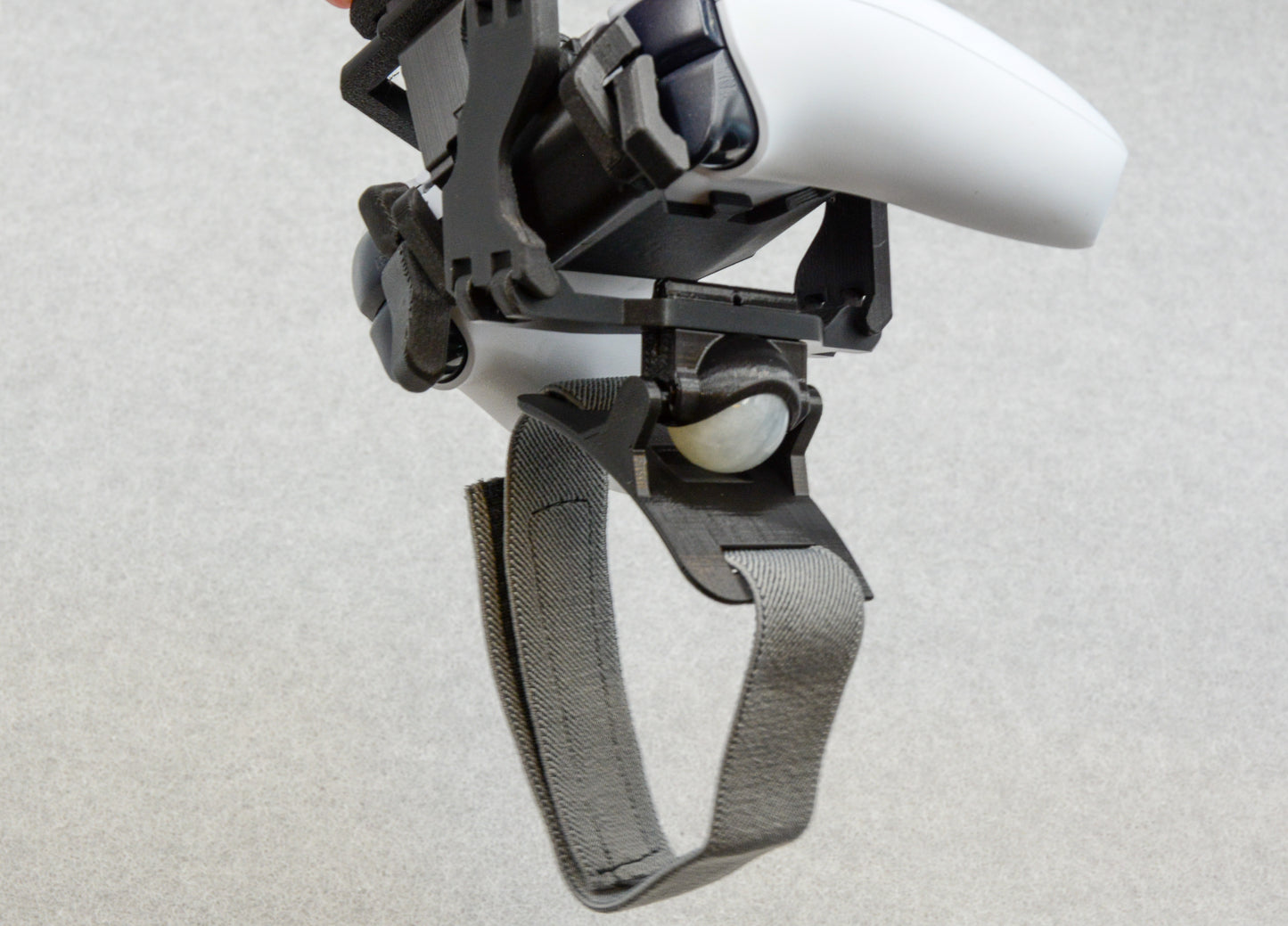 One-handed PS5 DualSense attachment
