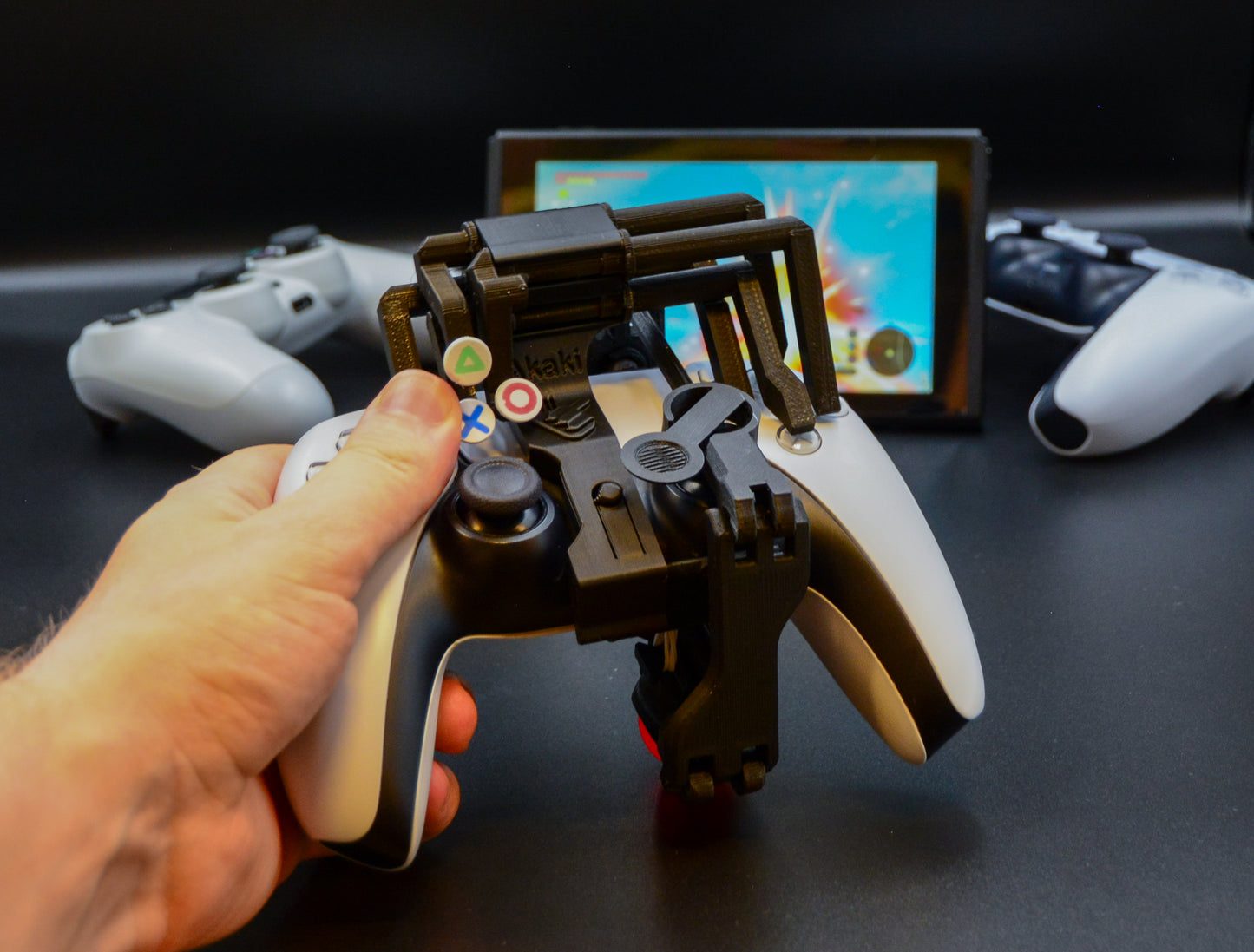 One-handed PS5 DualSense attachment