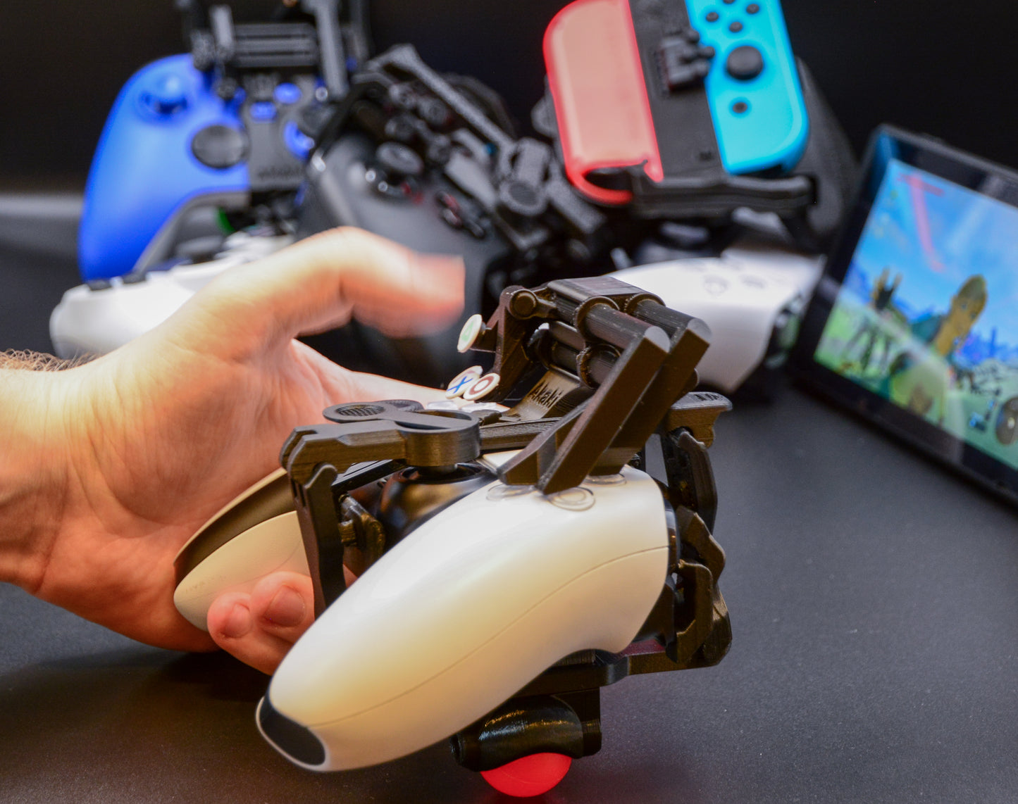 One-handed PS5 DualSense attachment