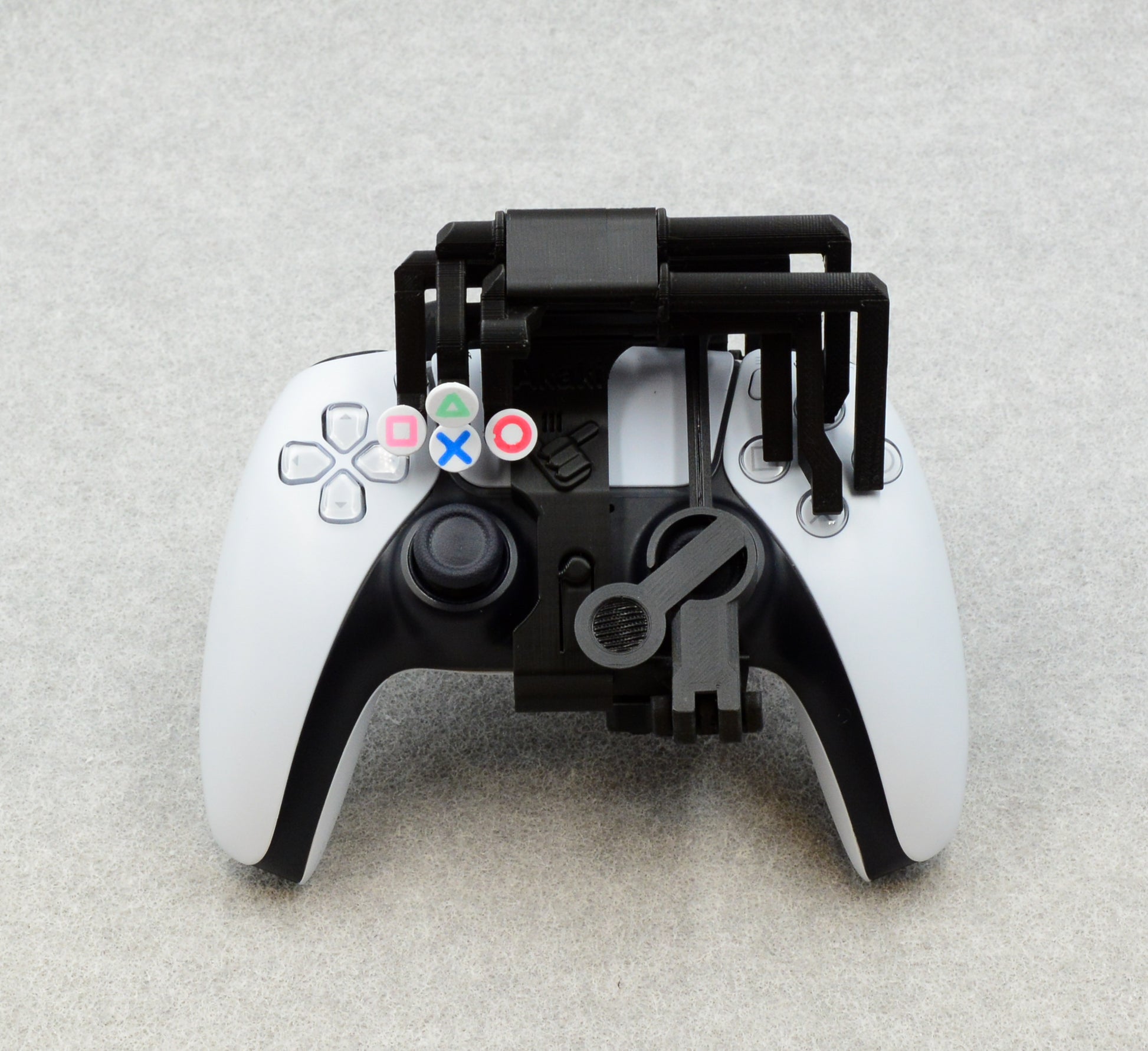 One-handed PS5 DualSense attachment – Akaki Controllers