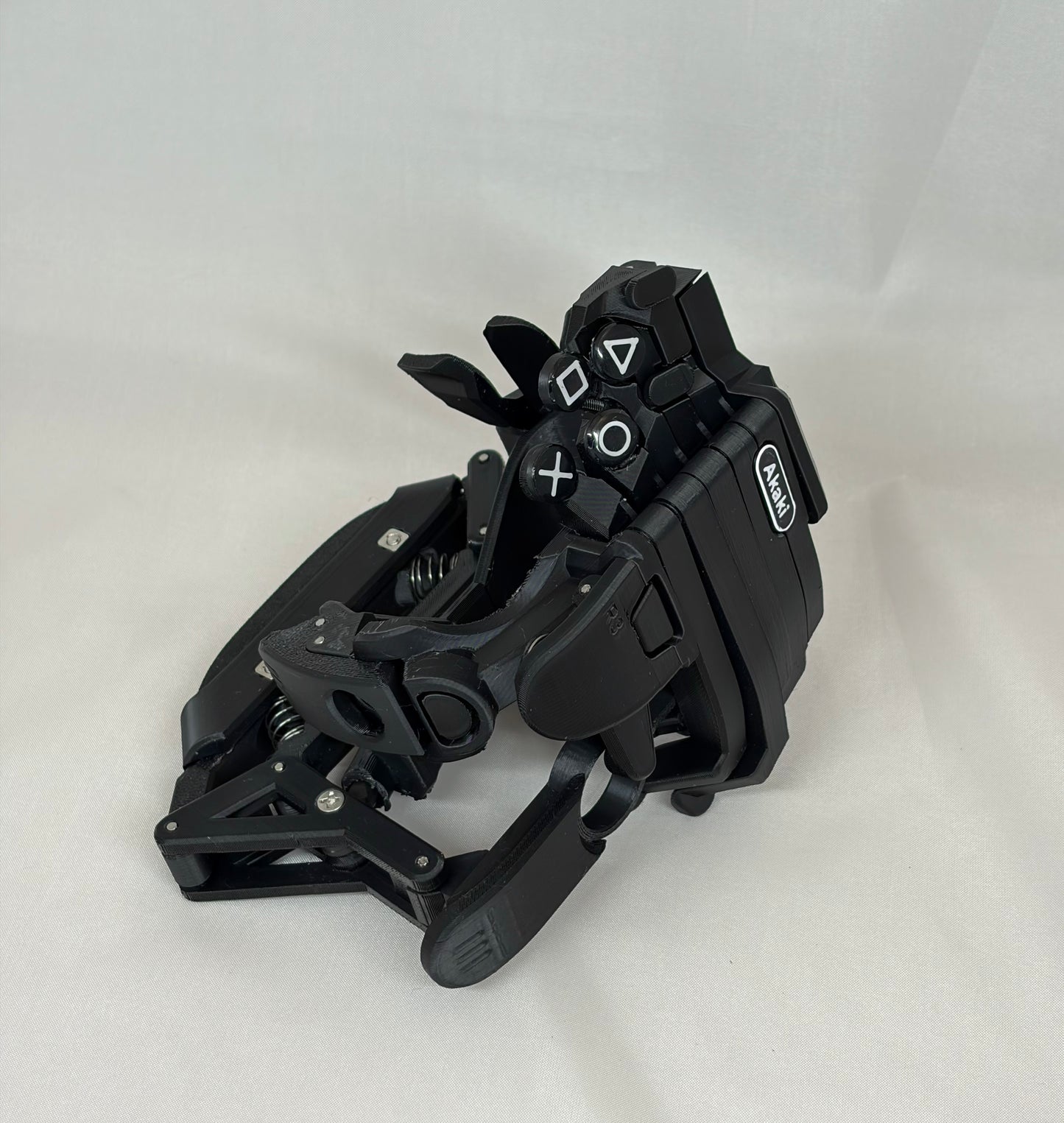 One-handed PS5 DualSense attachment 2