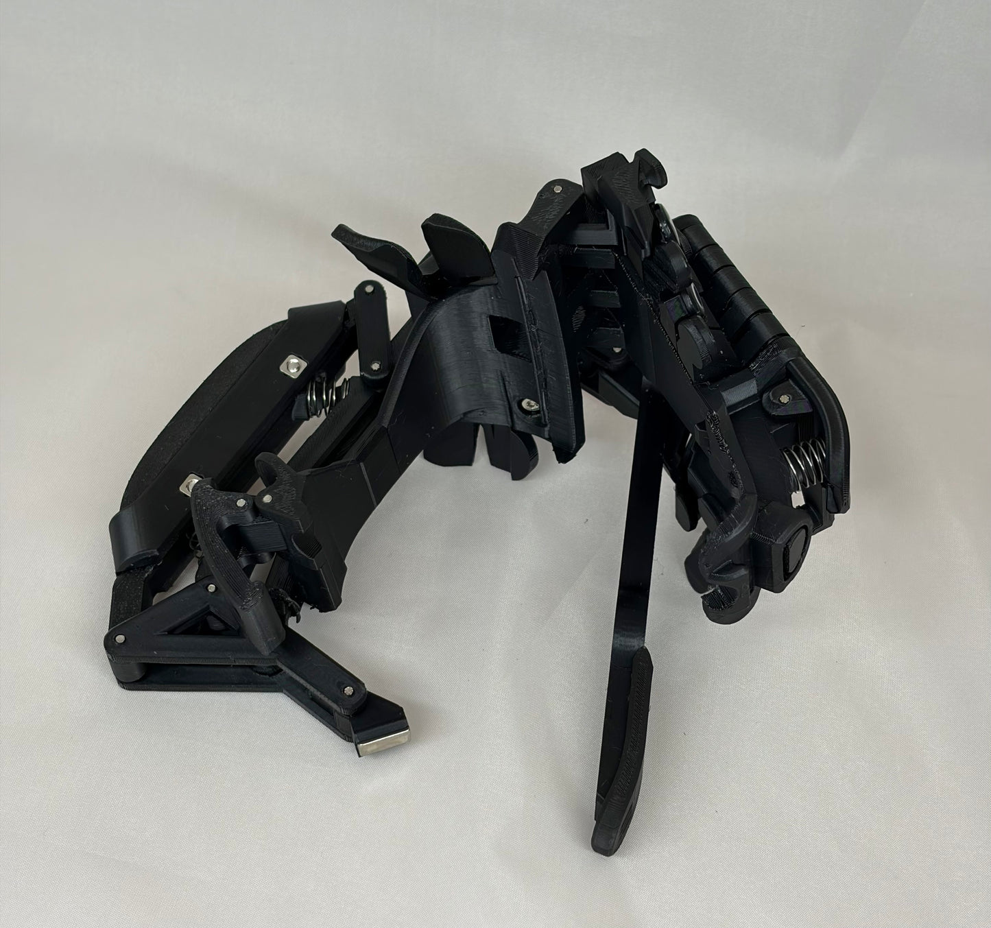 One-handed PS5 DualSense attachment 2