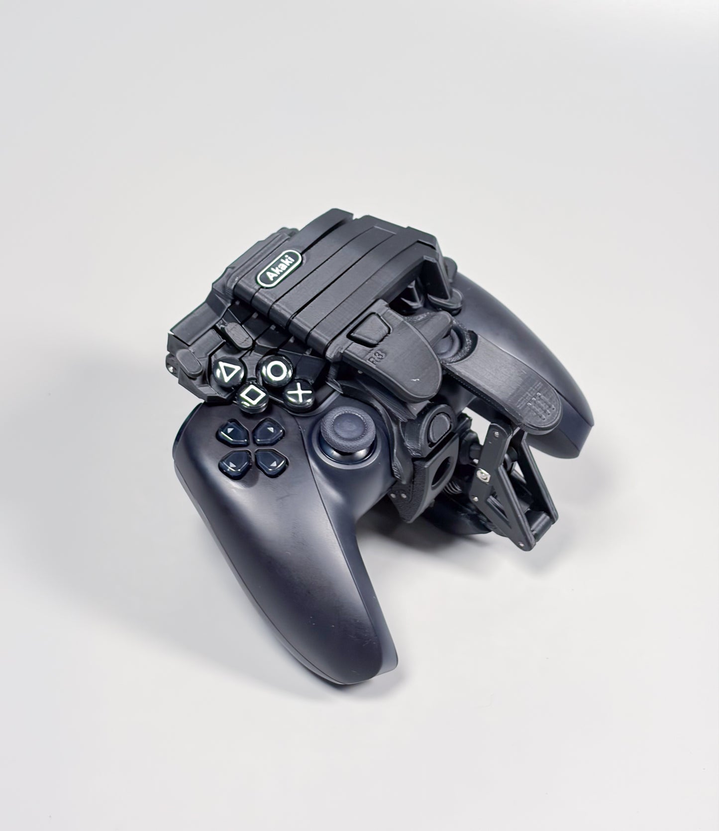 One-handed PS5 DualSense attachment 2