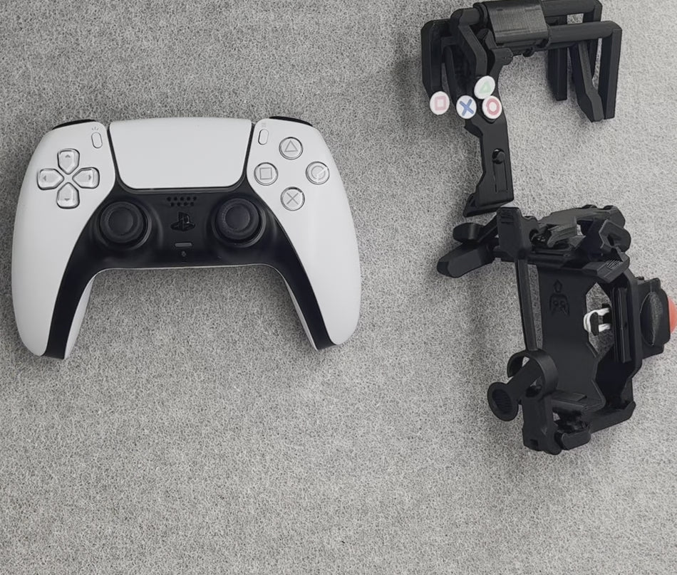 One-handed PS5 DualSense attachment – Akaki Controllers